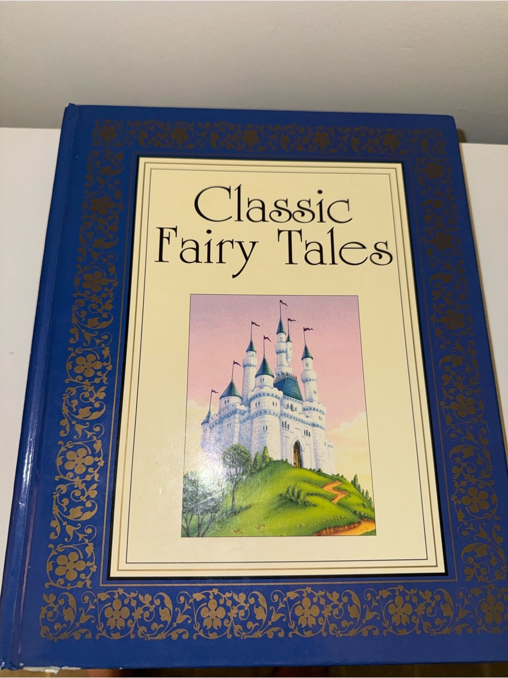 Classic Fairy Tales Book! Great Condition.